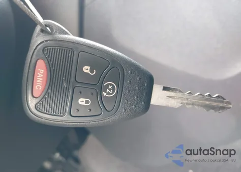 2017 Jeep Compass Latitude 4X4 z USA, uszkodzony, nr VIN 1C4NJDEB1HD191937